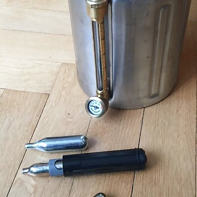 CO2 cartridge adapter for GrowlerWerks uKeg