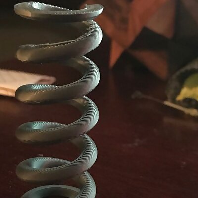 Functional spring w builtin support in the file  Works with PLA