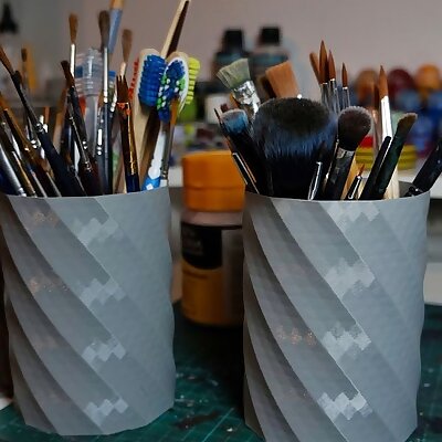 Paint Brush Pot Vase Mode