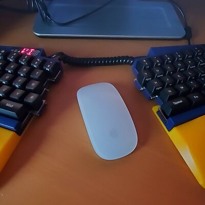 Ultimate Hacking Keyboard wrist rests