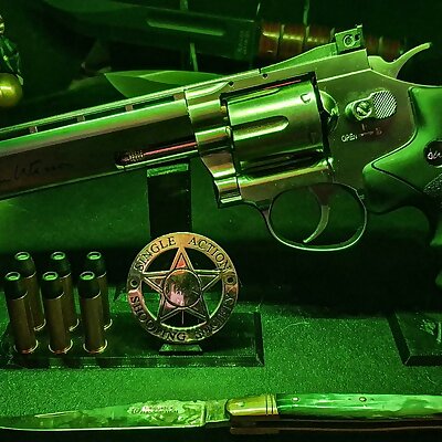 Gun stand  Dan Wesson or similar size revolver