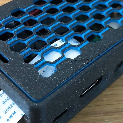 Raspberry Pi 34 B Case with slot for camera cable