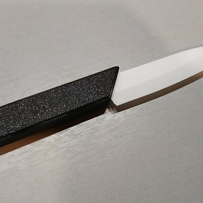 Ceramic knife handle