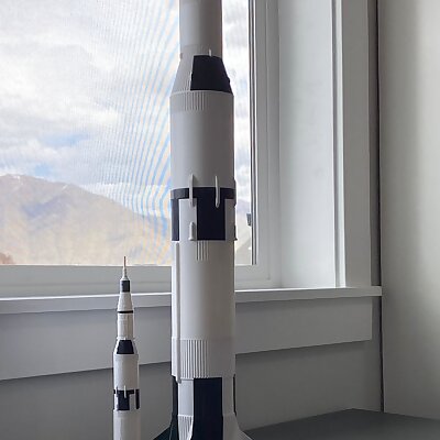MMU Saturn V Rocket snaptogether