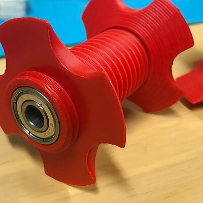 Central filament spool axis with bearings