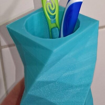 Low Poly Toothpaste holder