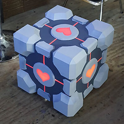 Lifesized Companion Cube pieces
