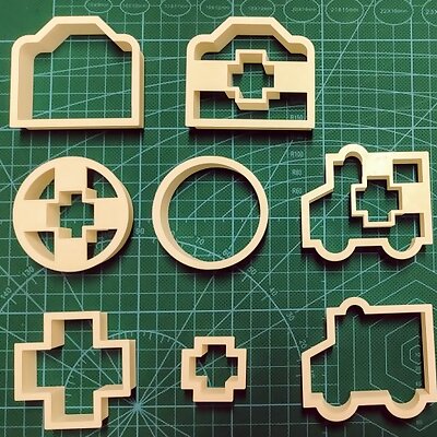 First aid cookie cutter set