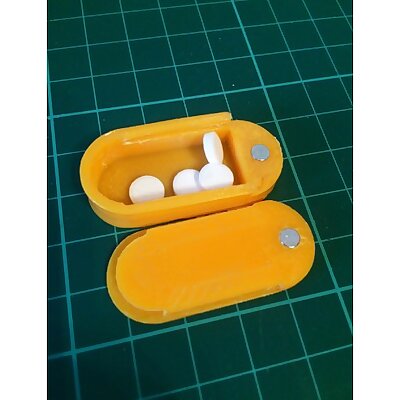 Pill Box with magnet
