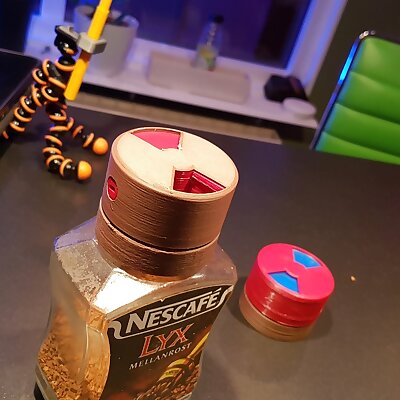 Coffee dispenser for Nescafé glass bottle
