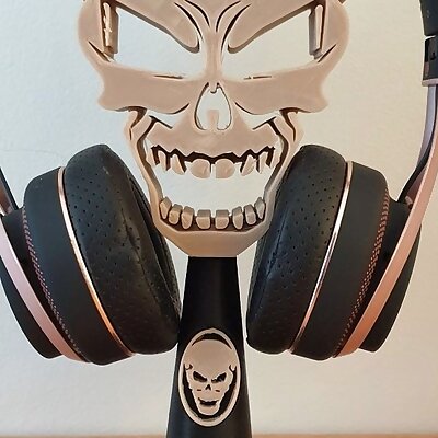 Skull headphone stand