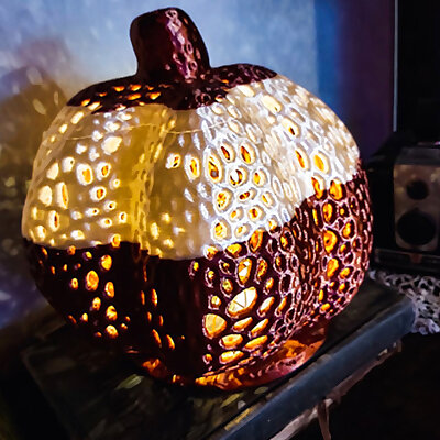 Voronoi Pumpkin Lamp