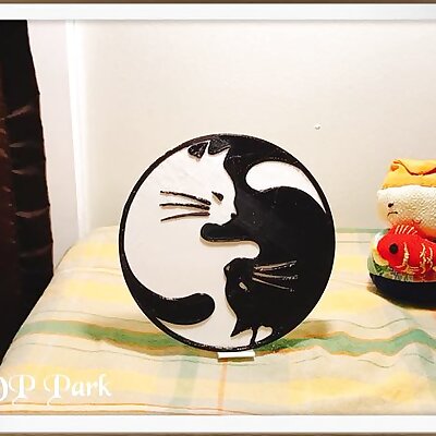 Tai Chi Cat with holder 太極貓