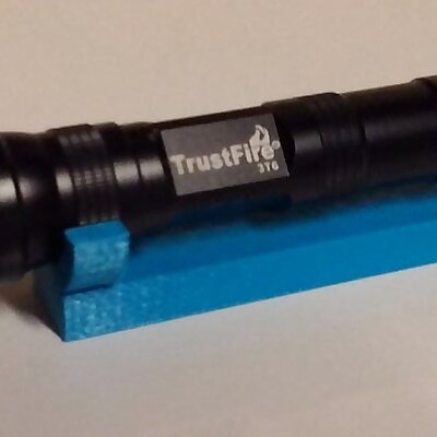 Trustfire 3T6 flashlight stand