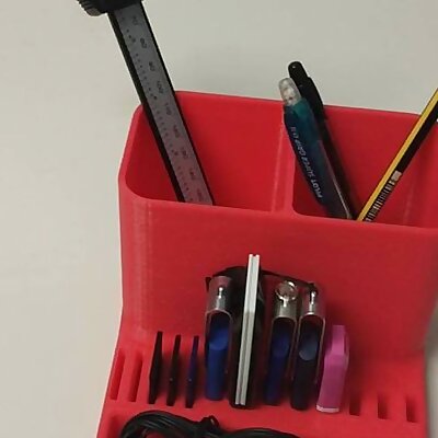 USB  SD organiser with pencil holder and multipurpose tray
