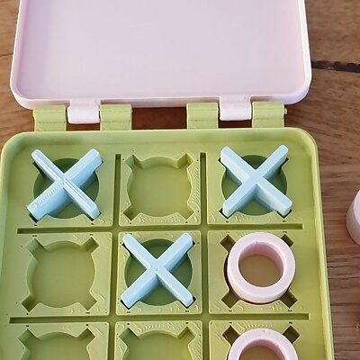 Tic Tac Toe in a box Noughts and crosses