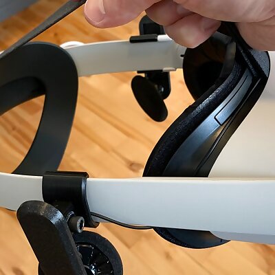 Sturdy Oculus Quest 2 Headphone Mount