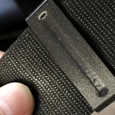 Simple seat belt clip