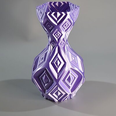 Diamond Ripple Vase