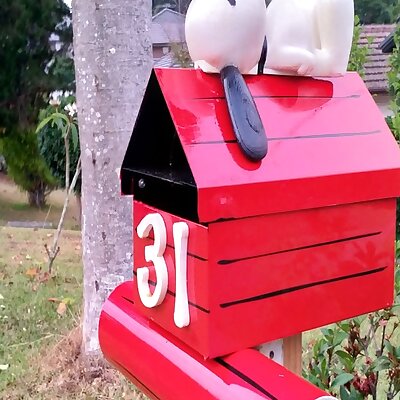 Snoopy letterbox