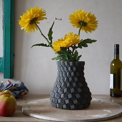 Curved honeycomb vase