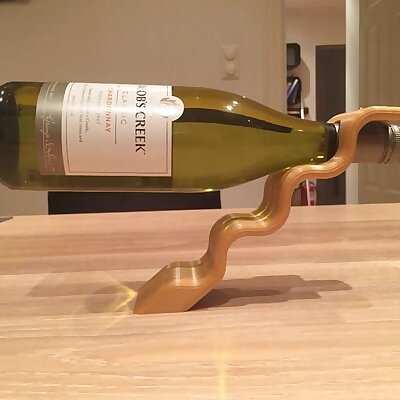 Balancing wine bottle holder