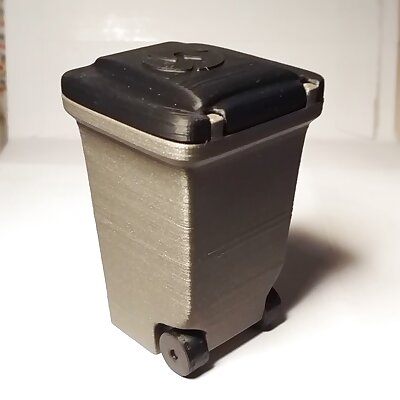 Mini Trash Can with moving wheels
