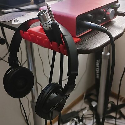 Cable Hangers clamped on table edge without screw