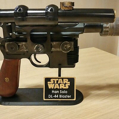 Han Solo Blaster DL44 Stand