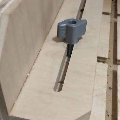 Dovetail clamping system insertsknobs