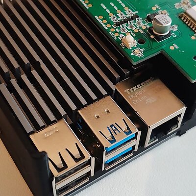 Raspberry Pi 4  RPIRFMOD header  Case with cooler