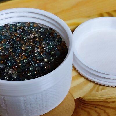 Silica gel container with screw on lid
