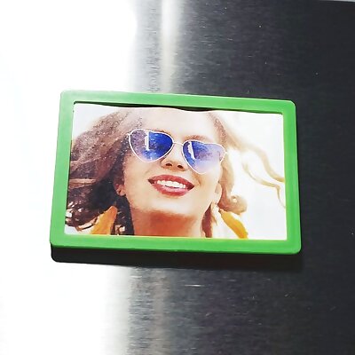 HP Sprocket photo frame and fridge magnet