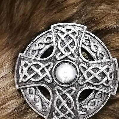 Round celtic cross