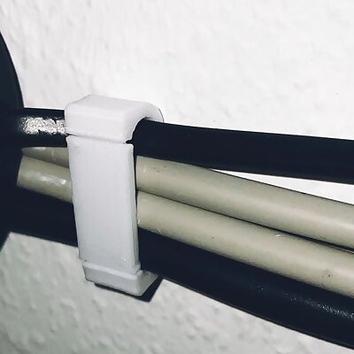 Simple cable holder