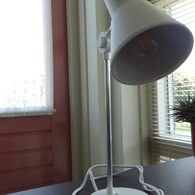 Desk lamp with adjustable angle