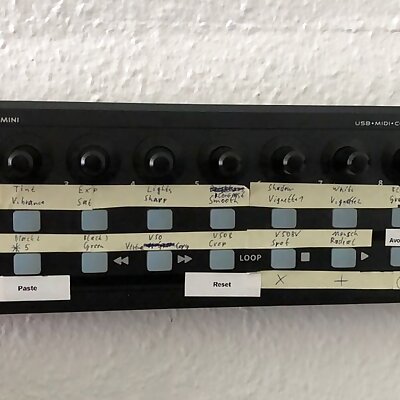Behringer Xtouch Mini wall holder