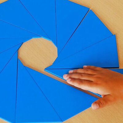 Triangles constructeurs bleu Montessori