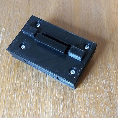 Mounting adapter for pneumatic component