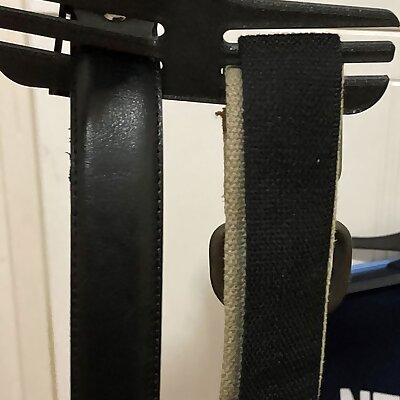 Four belt hanger
