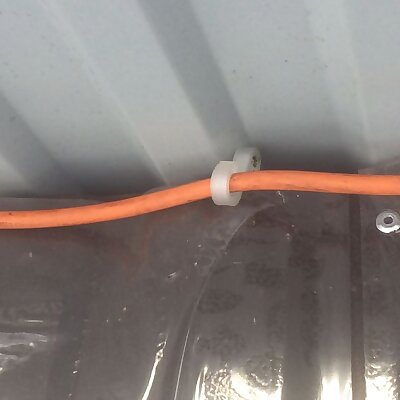 Cable clip