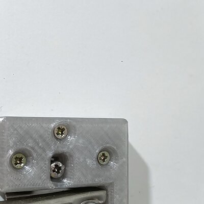 Hinge bracket