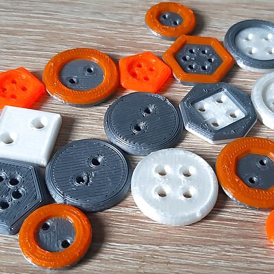 Customizable clothes buttons maker