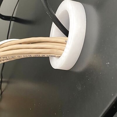 2 Grommet for cables in a rack