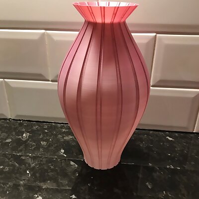 straight groove and wavy groove vases