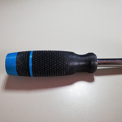 Bits Screwdriver with rotating cap and storage v2