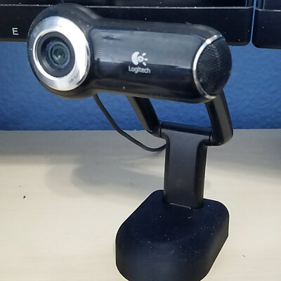 Raised stand for Logitech QuickCam Pro 9000  wildxwyze