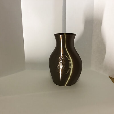 Groundhog Vase