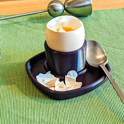 Simple egg cup with saucer