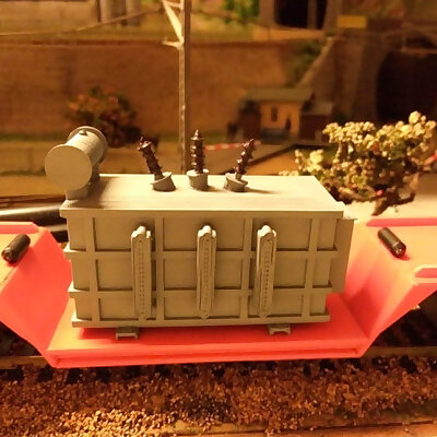 Oil filled power transformer H0 scale